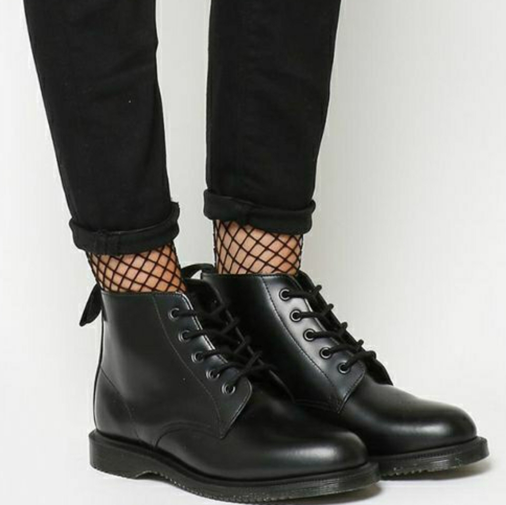 Dr. Martens Emmeline 5-Eye Ankle Boots Size:6 (Black)